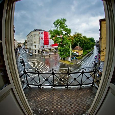 B Movie Guest Rooms Krasków Εξωτερικό φωτογραφία