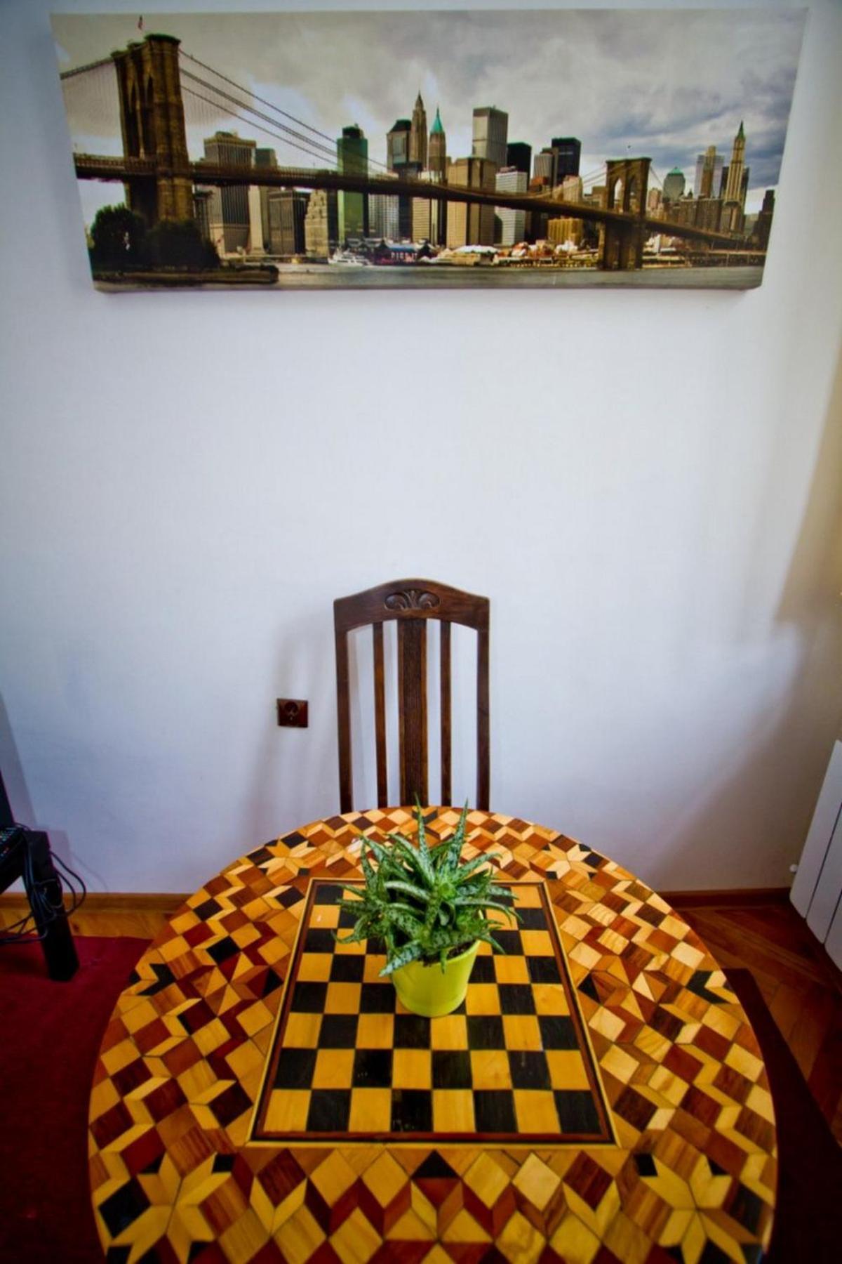B Movie Guest Rooms Krasków Εξωτερικό φωτογραφία